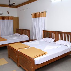 Deluxe Family Suite